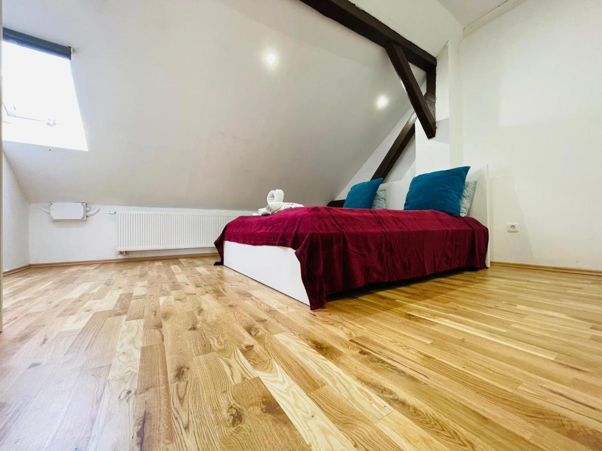 Apartament Violet By Alex Rafael